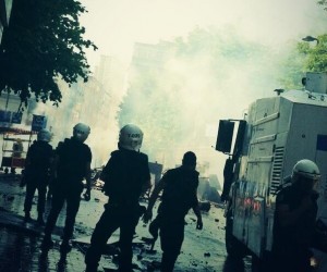 Полиция разгоняет протестующих в Турции