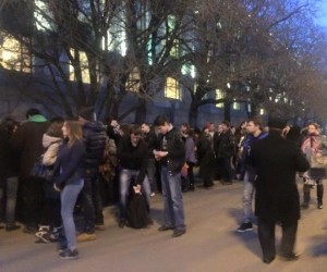 golub: Очередь за 300 рублями за митинг в поддержку присоединения Крыма