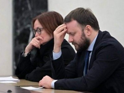 Эльвира Набиуллина и Максим Орешкин на совещании у Путина по ситуации в экономике.