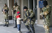 Славянские ополченцы стали опасными конкурентами вежливых людей в Крыму
