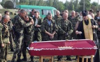 Редкие фото с похорон донецких сепаратистов