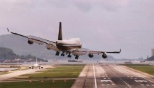 aquatek-filips: Когда самолет сдувает с полосы при посадке
